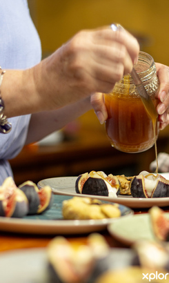 stanford_places_to_eat_restaurant_the_harvest_fork_and_farm_preparing_dessert_1710251041_1710251246