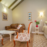 Cottage Sitting Room - The Harvest Fork & Farm - Xplorio™ Stanford