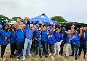 Wes-Kaapse Premier Geniet Gansbaai - Premier Alan Winde