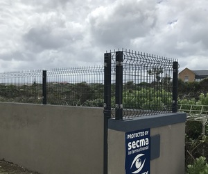 Your One-Stop Solution for Stylish Fencing and Gates!
