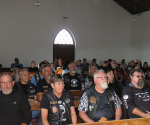 Motorfiets-Enjins Brul vir Jesus