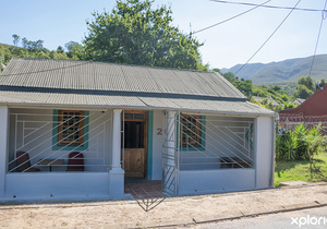 A Cosy Cottage with a Rich History near Greyton