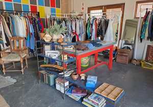 Kidscan! Charity Shop: New Location in Kleinmond Harbour!