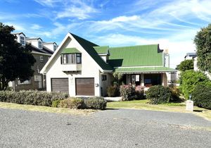 Charming 3-Bedroom Home in Franskraal: R1,940,000