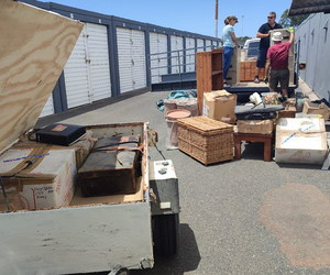 How to Move a Deceased Relative's Possessions from A to B