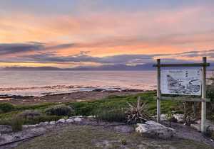 Explore Duiwelsgat Hiking Trail near 1 Harbour Way!