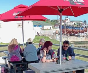 Successful Pub Lunch at Birkenhead Boothengelklub in Gansbaai