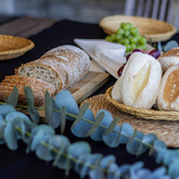 Bread Fruit Wine - Guppy Huys Oceanfron Eco Villa - Xplorio™ Gansbaai