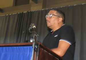 Blompark Benodig Dringend Hulp Vir 2 Sentrums