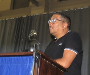 Blompark Benodig Dringend Hulp Vir 2 Sentrums