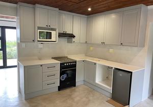 Compact Kitchen for a Studio Flat in Betty’s Bay