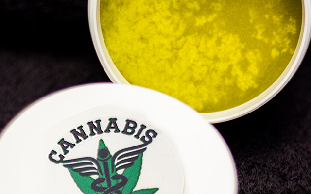 gansbaai_fitness_wellbeing_sports_therapy_gansbaai_canninbis_cream_focussed_1719499631