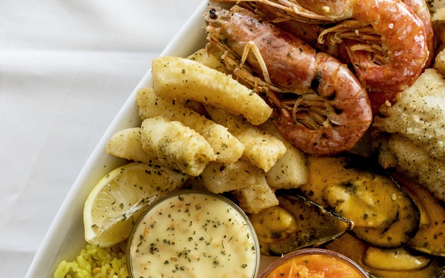 gansbaai_places_to_eat_seafood_platter_1497856782_1716553798