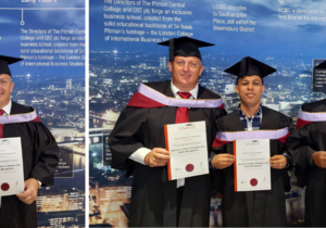 Trotse Gradeplegtigheid vir Brandweermanne