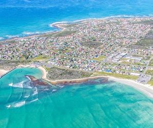 StruisbaaiDiscover Struisbaai: Pristine Beaches and Vibrant Harbour