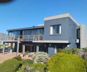 Transforming Spaces with Prominent Neuklad Acrylic Paint by B Verwers