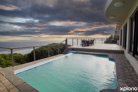 gansbaai_self_catering_whale_huys_pool_dramatic_view_1724675788