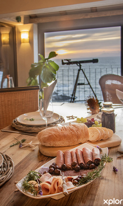 gansbaai_self_catering_whale_huys_food_with_a_view_1724675905