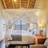 Bedroom 4 - Whale Huys Oceanfront Eco Villa - Xplorio™ Gansbaai