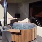 Hot Tub - Whale Huys Oceanfront Eco Villa - Xplorio™ Gansbaai