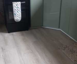 Stylish Kitchen Makeover with Waterproof Quarter Rounds!