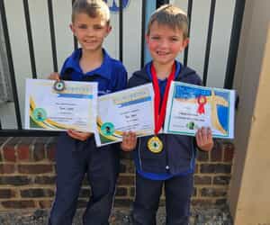 Skaaktoernooi: Quade en Lihan se Uitblink-prestasies!