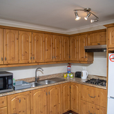 Unit 4 Kitchen - Great White Accommodation - Xplorio™ Gansbaai