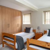 Unit 4 Bedroom - Great White Accommodation - Xplorio™ Gansbaai