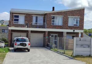 4-Bedroom House for Sale in Perlemoenbaai