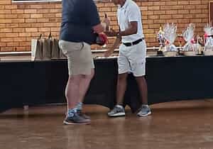 O/13-krieketspan wys hul staal by Six-a-Side-toernooi!