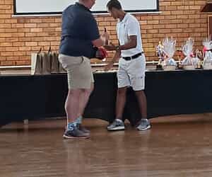 O/13-krieketspan wys hul staal by Six-a-Side-toernooi!