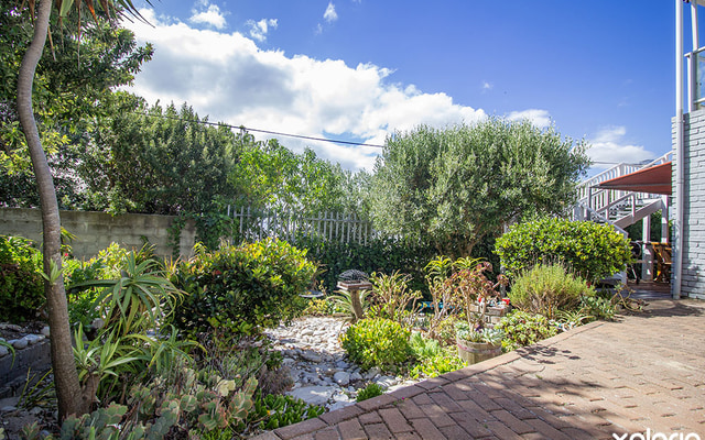 gansbaai_accommodation_amazing_grace_b_b_garden_1704886206_1742970608