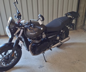 Triumph 900 HT: Back in Action!