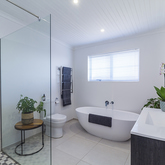 Walker Bay Villa Bathroom - Sea Rose Collection - Xplorio™ Gansbaai