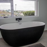 1 Harbour Way Master Bathroom - Sea Rose Collection - Xplorio™ Gansbaai