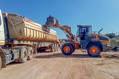 caledon_building_material_dmk_vervoer_client_image_long_truck_being_loaded_1748422512