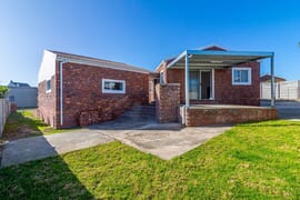 Modern 2-Bedroom Home for Sale in Perlemoenbaai