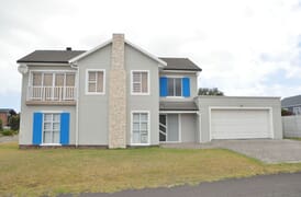 3-Bedroom House for Sale in Franskraal - R3,850,000