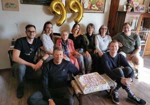 Nou wink 100 vir Betsie