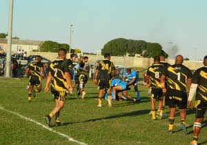 Reuse Oorwinning vir Black Leaves