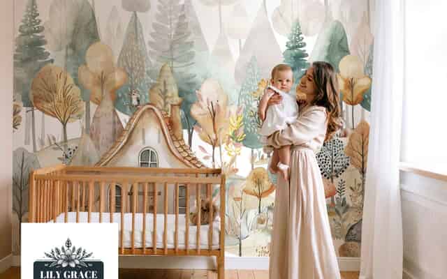 Pink wallpaper fir girls bedroom