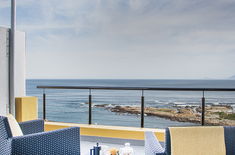 gansbaai_accommodation_crayfish_lodge_sea_and_country_guest_house_panorama_room_left_balcony_copy_1759820406
