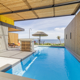 Swimming Pool - Crayfish Lodge Sea & Country Guest House - Xplorio™ Gansbaai