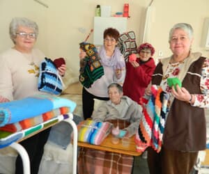 Kombersies en Handskoene vir laaste Winterkoue