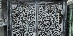 Unique wooden cabinet at Koekeloer