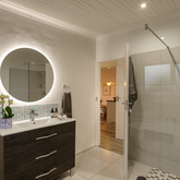 Bathroom with Shower - Walker Bay Villa - Xplorio™ Gansbaai