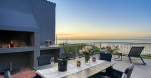 Gansbaai Holiday Villa with 180° Ocean Views