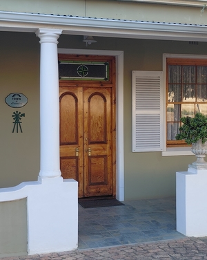 Town_and_Country_Front_View_2_Copy_1764166819