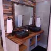 King of Kings Room Bathroom