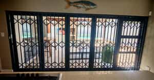 Alu-T-Pro Slam Lock Gate Installed in Franskraal